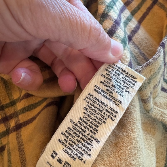 Woolrich Thick Cotton Flannel Plaid Button Down / Men's Medium - Picture 10 of 12